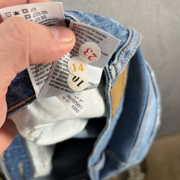 American Eagle Jeans Womens 12 Blue High Rise Tomgirl Distressed - Picture 9 of 15